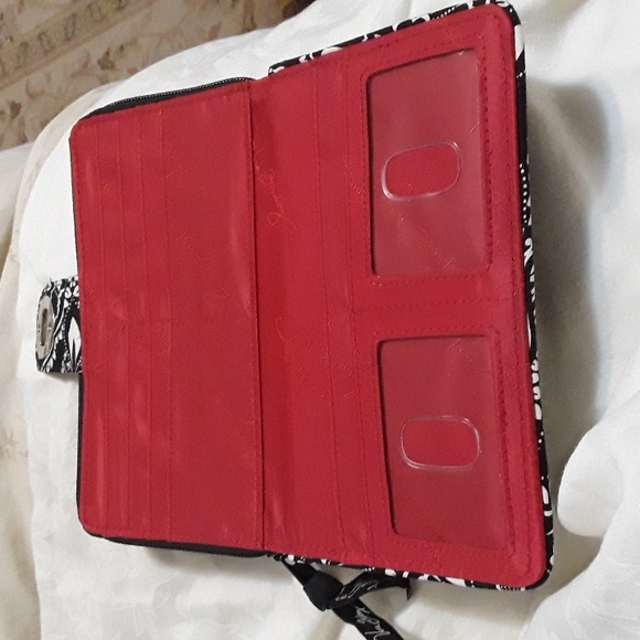 VERA BRADLEY Turn Lock Wallet - Picture 4 of 4